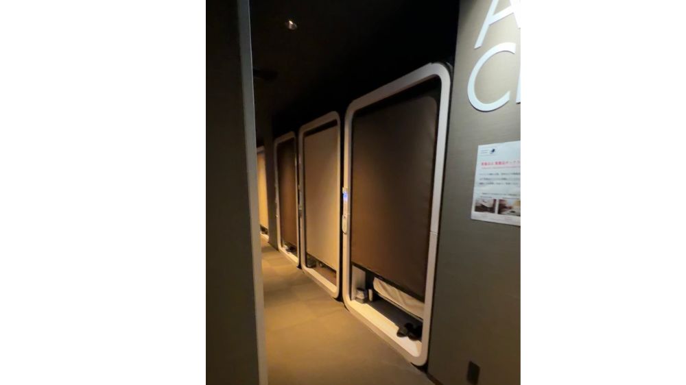 ファーストキャビン愛宕山
飛行機のファーストクラスをイメージしたキャビン通路